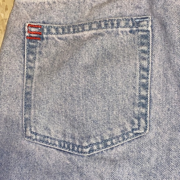 Urban Outfitters BDG High Waisted Pegged Cowboy Jeans in Light Blue Wash size 26 - Picture 11 of 16